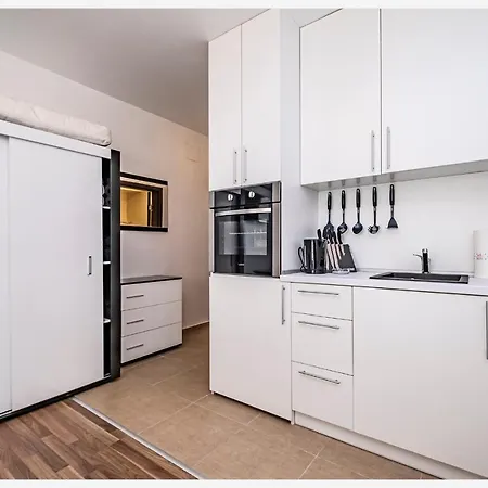 Apartament Casa Rossa 1 *